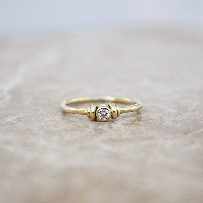 Swirl diamond ring - Gold 14k & Diamond from Solitude the Label