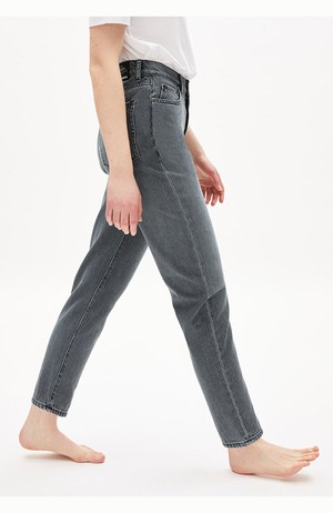 Mairaa Mom jeans clouded gray from Sophie Stone