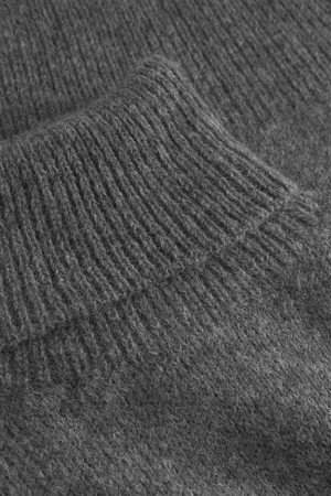 ROLLKRAGENPULLOVER GRAU from STORY OF MINE