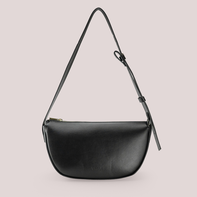 Halfmoon bag Black from The Manda