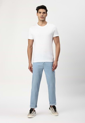 UnExcess Pledge | Hoch sitzende Slim-Jeans in Hellindigoblau from Un Denim