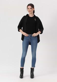 UnExcess Pledge | Niedrig sitzende verkürzte Skinny-Jeans in Mittelindigo via Un Denim