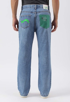 UnExcess Pledge | Hoch sitzende Straight-Jeans in Hellindigoblau from Un Denim