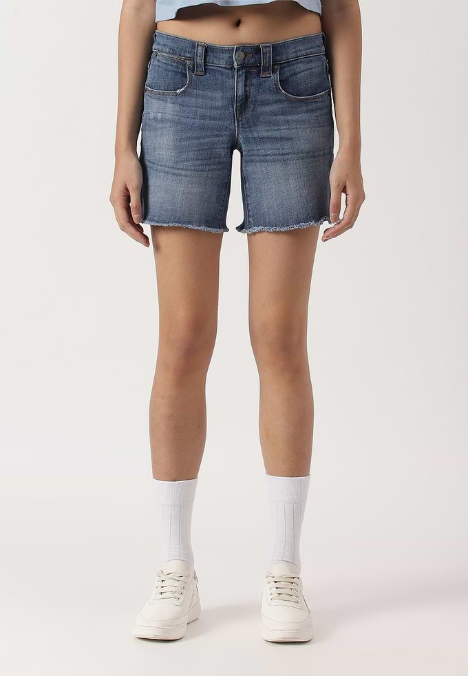 UnWaste Pledge | Gerade Shorts mit niedriger Taille und dunklem Indigoblau from Un Denim