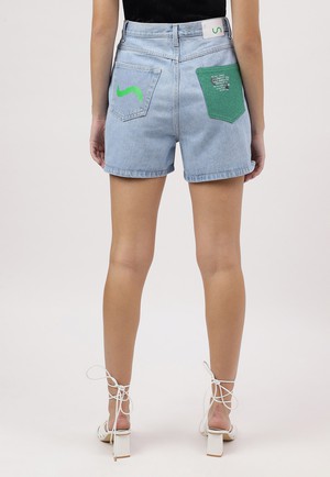 UnExcess Pledge | Shorts mit hoher Taille und Mom-Fit in Hellindigo from Un Denim