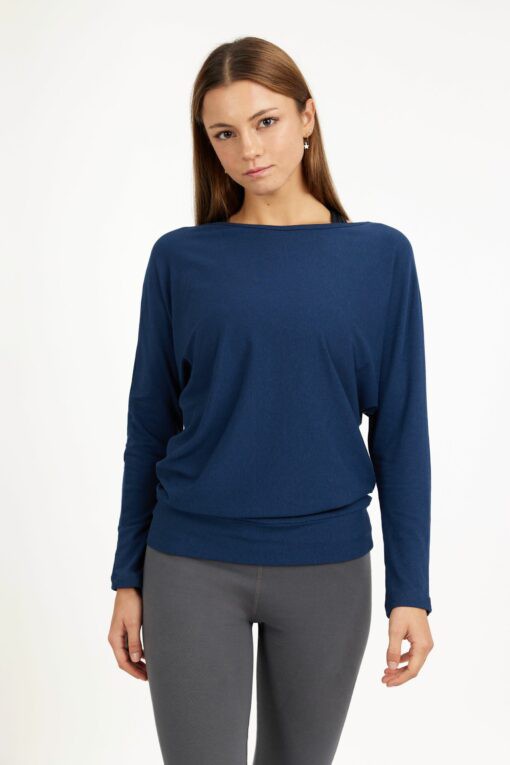 Budhi Longsleeve Yoga Top – Midnight from Urban Goddess