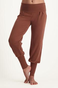 Devi Yoga Pants – Mocca via Urban Goddess