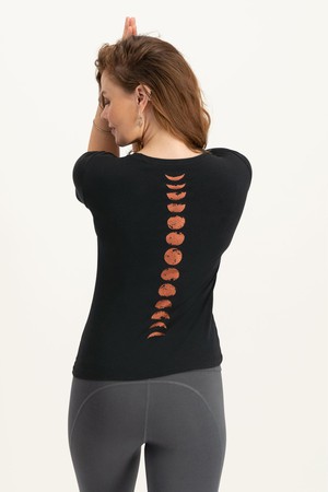 Luna Yoga Tee – Urban Black from Urban Goddess