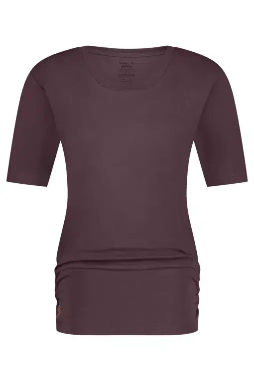 Kami Yoga Tee – Berry from Urban Goddess