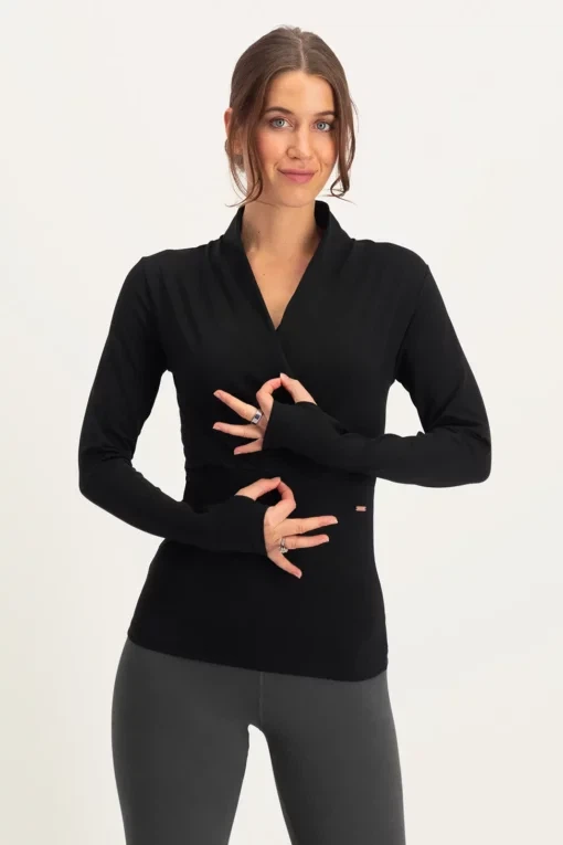 Ishtar Long Sleeve Yoga Top – Onyx Black from Urban Goddess