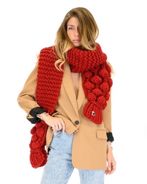 Bubble Ribbed Chunky Scarf - Red from Urbankissed