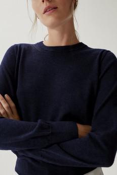 The Ultrasoft Wool Round-neck - Midnight Blue via Urbankissed