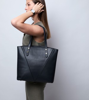 Honor Vegan Bio-Based Bamboo Leather Tote Bag in black from Votch