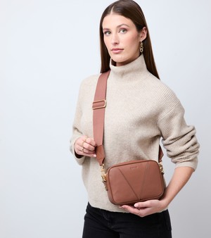 Silvie Vegan Bio-Based Bamboo Dual-Look Bamboo Crossbody Bag in Brown from Votch