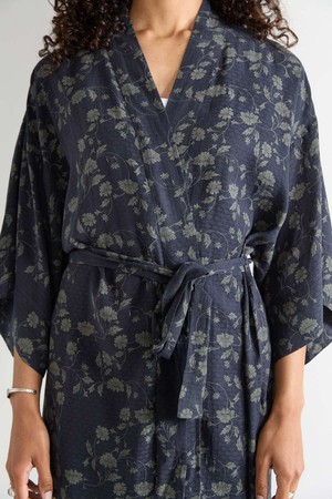 midnight Besser-als-Seide Kimono from Yahmo