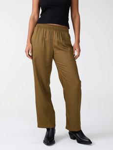 braune Hose aus TENCEL Lyocell via Yahmo