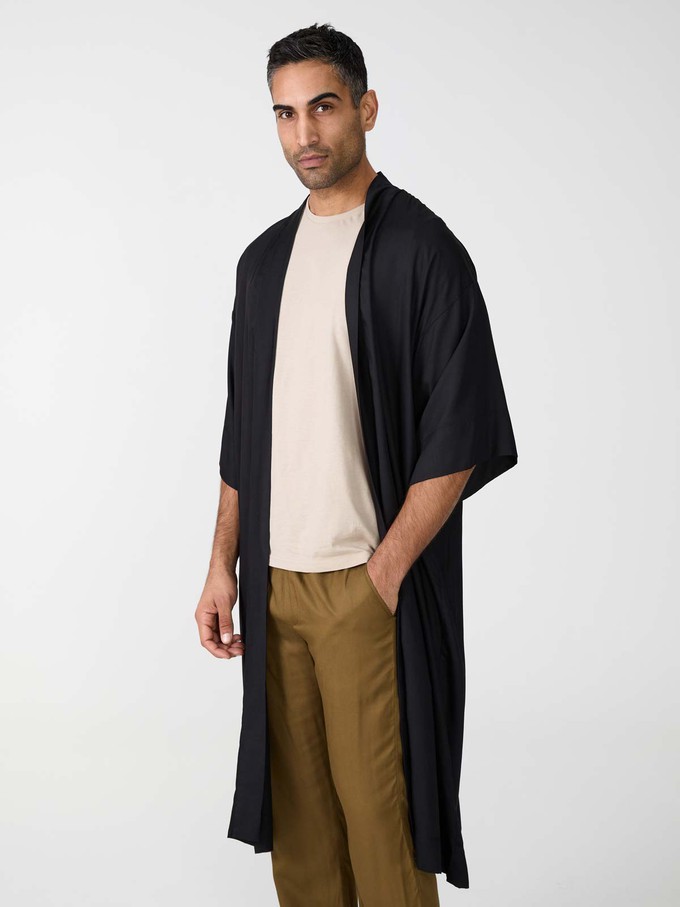 schwarzer Kimono aus TENCEL Lyocell from Yahmo