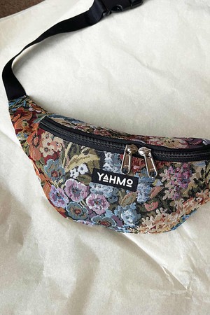 bouquet Sofa Bauchtasche from Yahmo