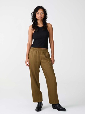 braune Hose aus TENCEL Lyocell from Yahmo