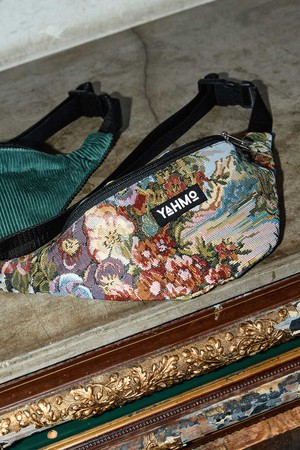 bouquet Sofa Bauchtasche from Yahmo