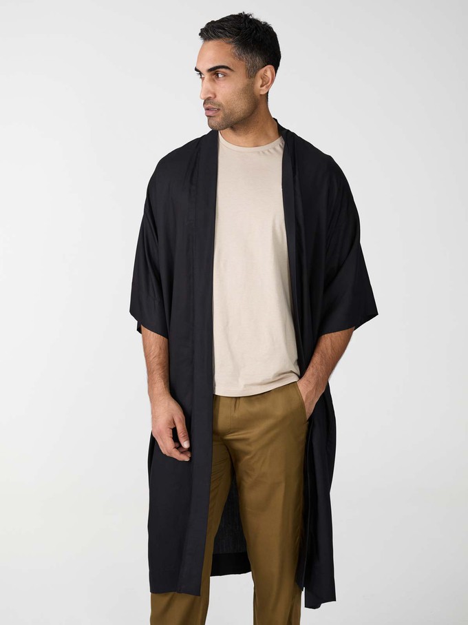 schwarzer Kimono aus TENCEL Lyocell from Yahmo