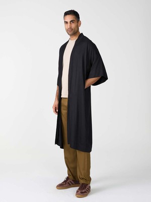 schwarzer Kimono aus TENCEL Lyocell from Yahmo