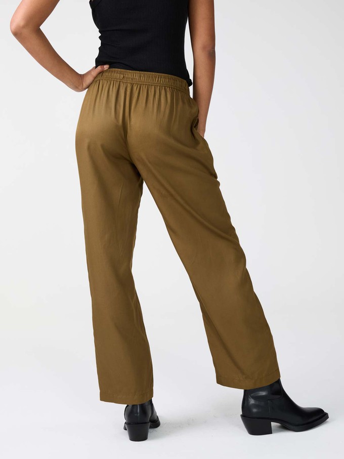 braune Hose aus TENCEL Lyocell from Yahmo